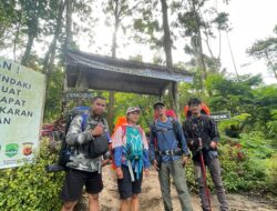 Pendaki: Asep Supriana, Fauziah, Doni dan Ferri