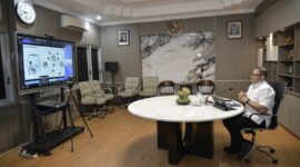 Kepala Dinas Pendidikan Jawa Timur (Kadindik Jatim) Aries Agung Paewai, ketika mengikuti zoom kegiatan Sosialisasi Survei Penilaian Integritas Pendidikan (SPI Pendidikan) Tahun 2026 yang diselenggarakan oleh Komisi Pemberantasan Korupsi (KPK).Foto/Ist