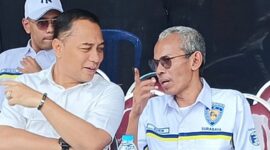 Wali Kota Surabaya Eri Cahyadi bersama Ketua IMI Kota Surabaya Samsurin.foto/ist