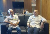 Ketua INI Kota Surabaya, Samsurin (kiri) ketika bersama Anggota DPD RI AA. Lanyalla Mahmud Mattalitti. Foto/Ist