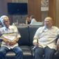 Ketua INI Kota Surabaya, Samsurin (kiri) ketika bersama Anggota DPD RI AA. Lanyalla Mahmud Mattalitti. Foto/Ist