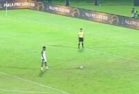 Gledson Paxiao ketika menjadi penentu kemenangan Persebaya Surabaya melalui drama adu penalti melawan Persib Bandung di final Piala Presiden 2026.foto/ist