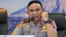 Kapolda Jatim, Irjen Pol Dekananto Eko Purwono ketika menyampaikan commander wish di Gedung Rupatama Polda Jatim, Rabu (14/10/2026).